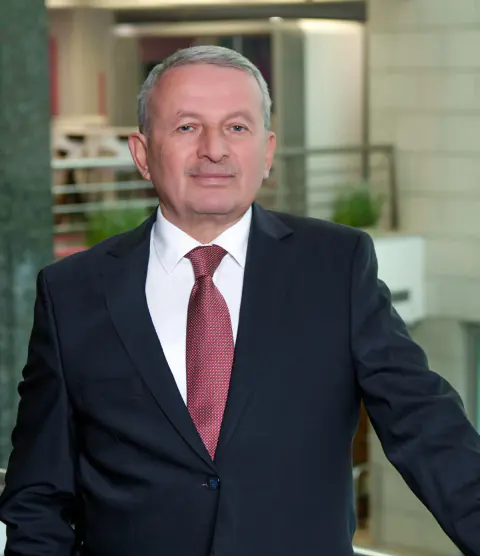 Katılım bankacılığının öncü ismi Osman Akyüz hayatını kaybetti