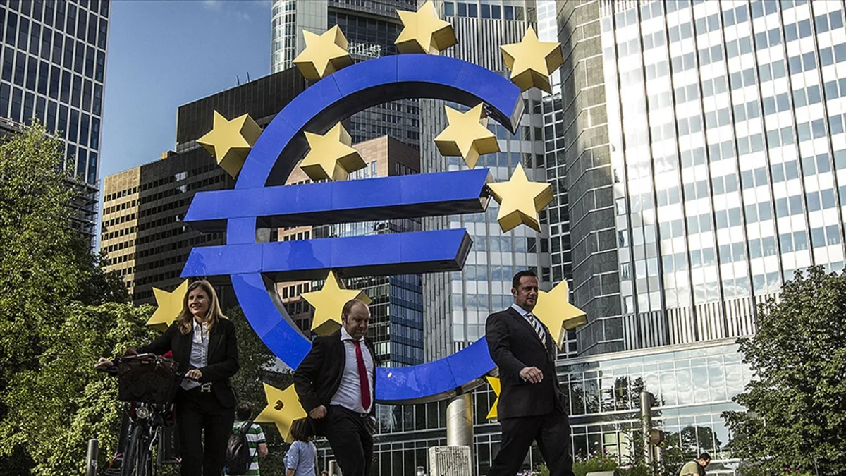 ECB Faiz Kararı: Merkez Bankası Enflasyon Savaşında Yeni Adım Attı ECB Faiz Kararı: Merkez Bankası Enflasyon Savaşında Yeni Adım Attı