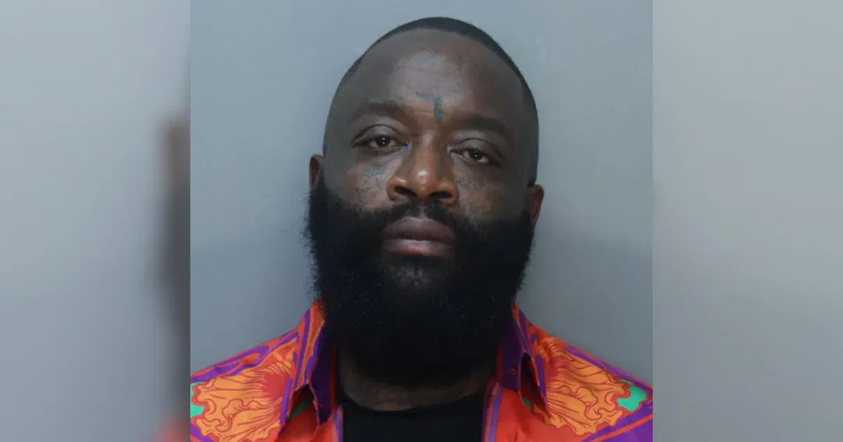 Rick Ross, ev içi şiddet ve boğma suçlamasıyla tutuklandı: 5 bin dolarlık keşitle serbest Rick Ross, ev içi şiddet ve boğma suçlamasıyla tutuklandı: 5 bin dolarlık keşitle serbest