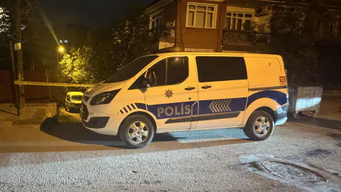 Apartmanda 3 Erkek Cesedi Bulundu: Soruşturma Başlatıldı