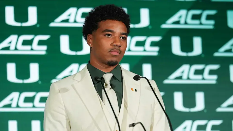 Miami Hurricanes sezona 'yükselen' bir QB ile başlıyor: Mensah, Beck'ten mi üstün? görseli