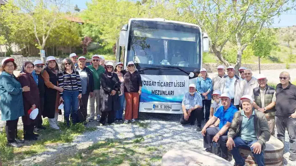 Yozgat Ticaret Lisesi Mezunları 9. Kez Buluştu: Hattuşaş ve Çamlık Gezisi görseli