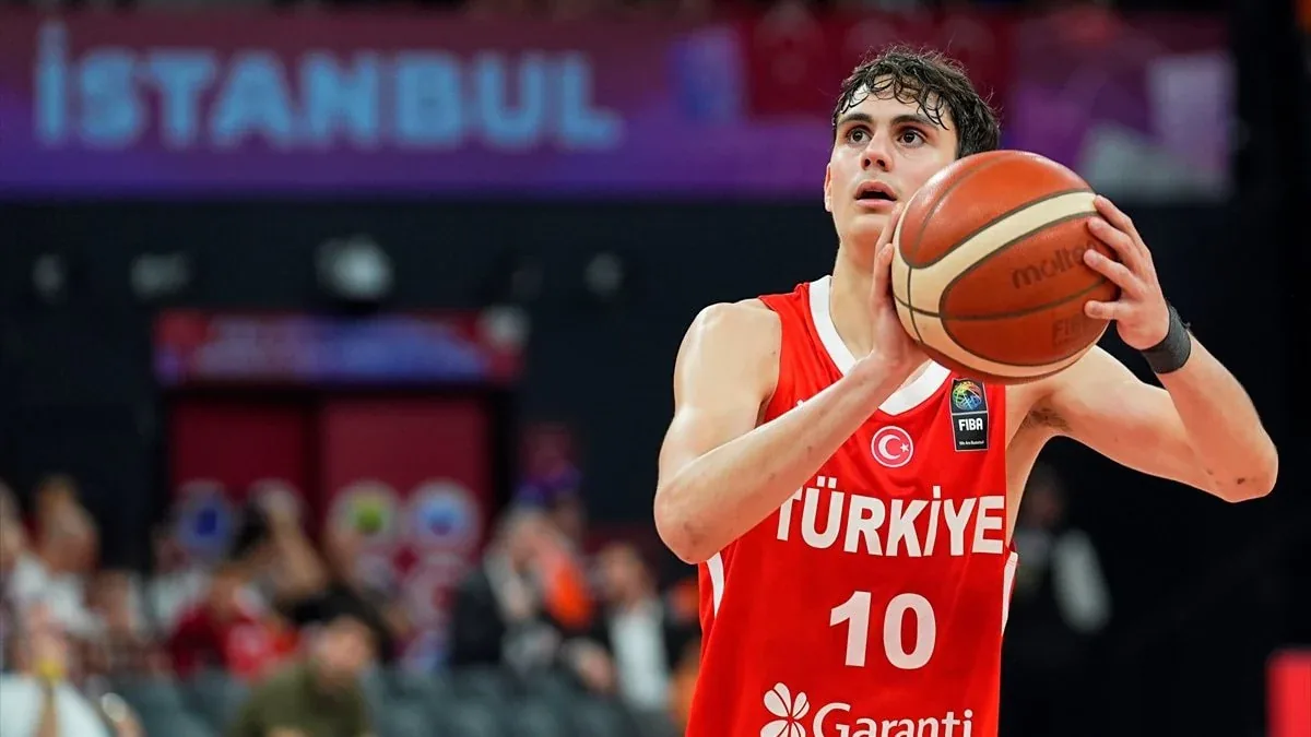 Basketbolda Yeni Bir Yıldız: Ömer Kutluay ve Modern Oyun Etkisi Basketbolda Yeni Bir Yıldız: Ömer Kutluay ve Modern Oyun Etkisi