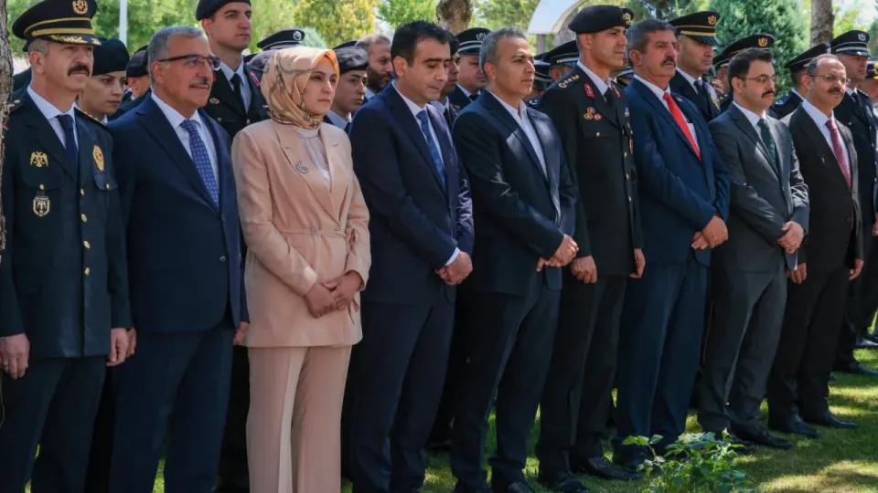 Karaman'da 15 Temmuz Anma Programı: Şehitlik Ziyaretiyle Başladı görseli