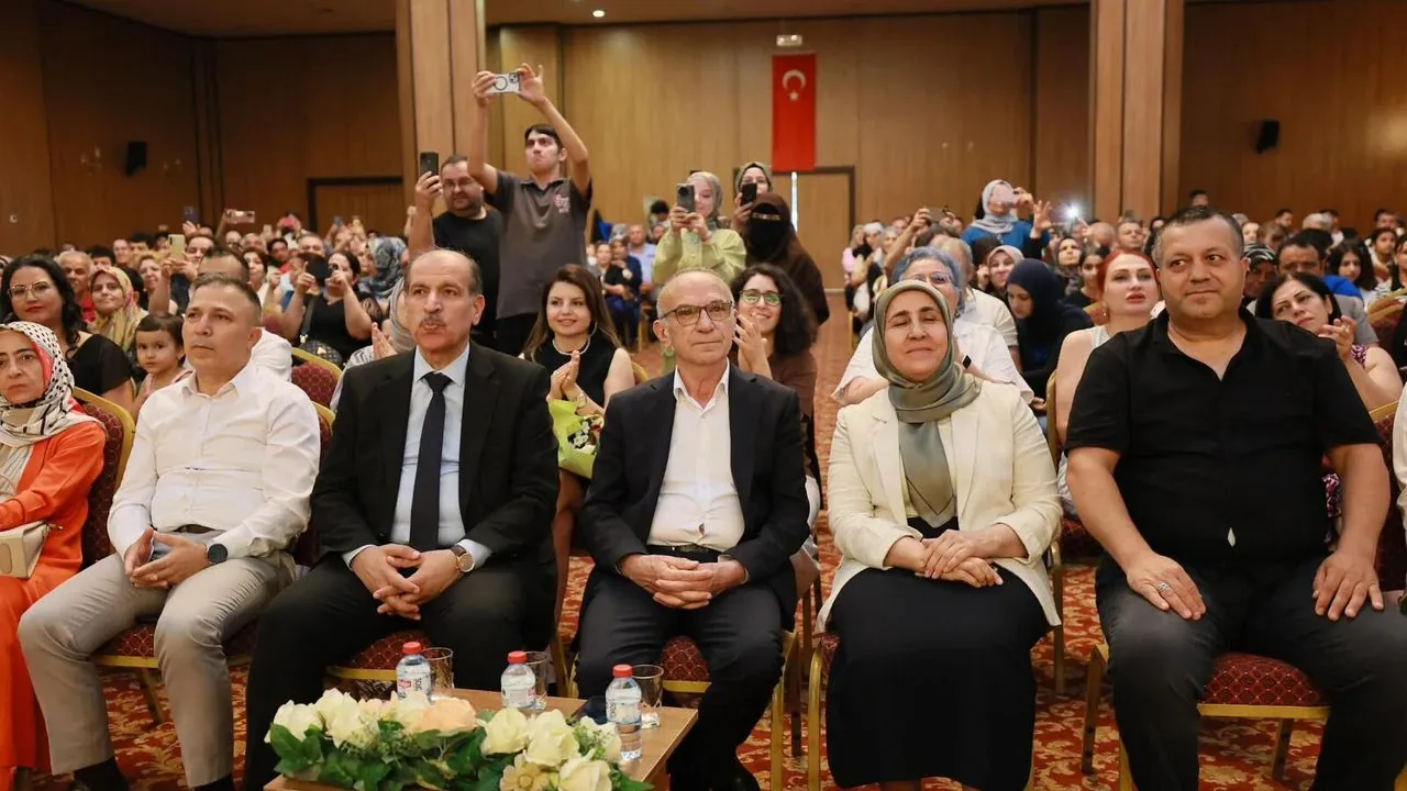 Gevher Nesibe Lisesi Öğrencilerinden Yüreğir'de Türkü Rüzgarı
