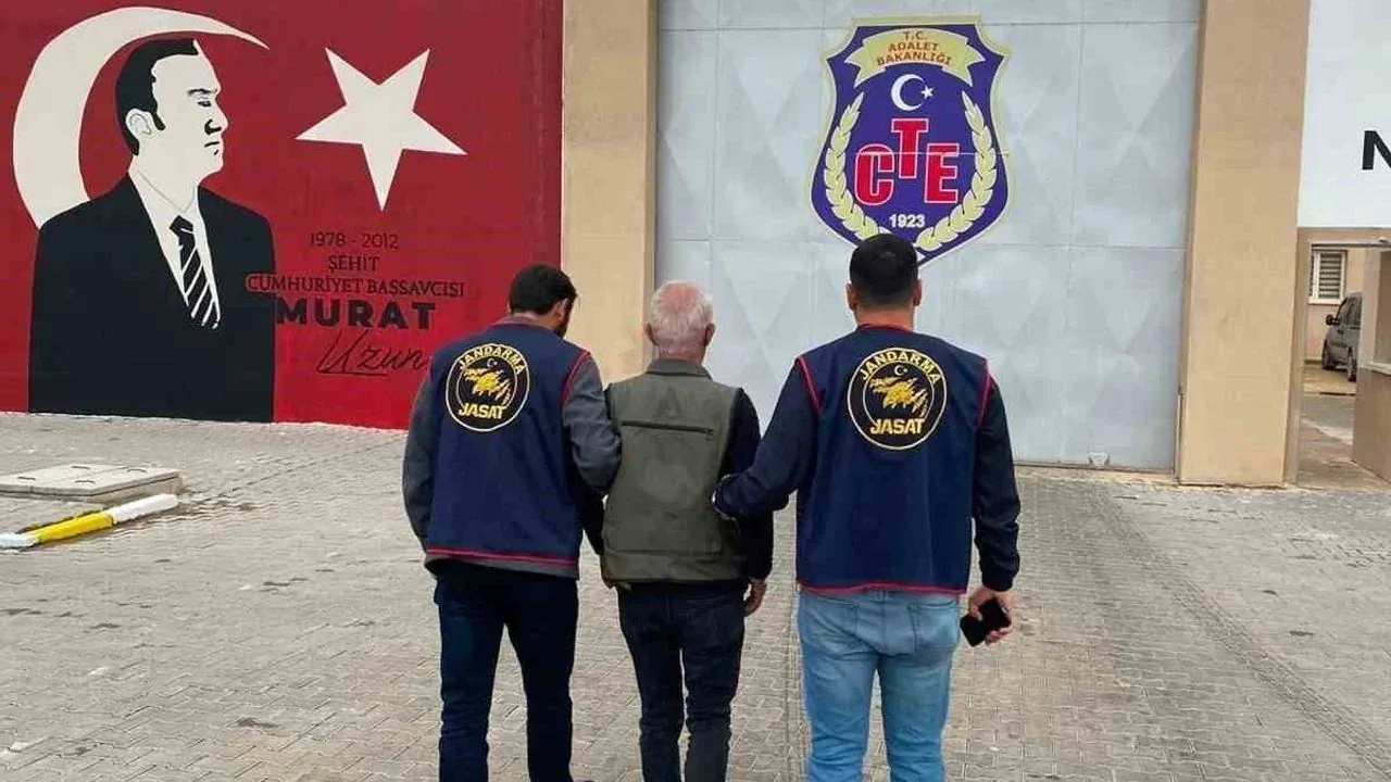 Kırşehir'de Kesinleşmiş Cezalı JASAT Operasyonuyla Yakalandı Kırşehir'de Kesinleşmiş Cezalı JASAT Operasyonuyla Yakalandı