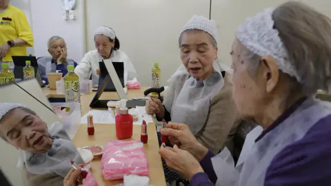 Japonya'da 100 yaş üstü nüfus tarihi eşiği geçti: İlk kez 100 binin üzerinde