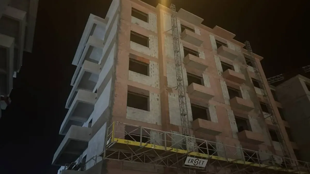 Hatay Arsuz'da İnşaat İşçisi Yüksekten Düşerek Hayatını Kaybetti Hatay Arsuz'da İnşaat İşçisi Yüksekten Düşerek Hayatını Kaybetti