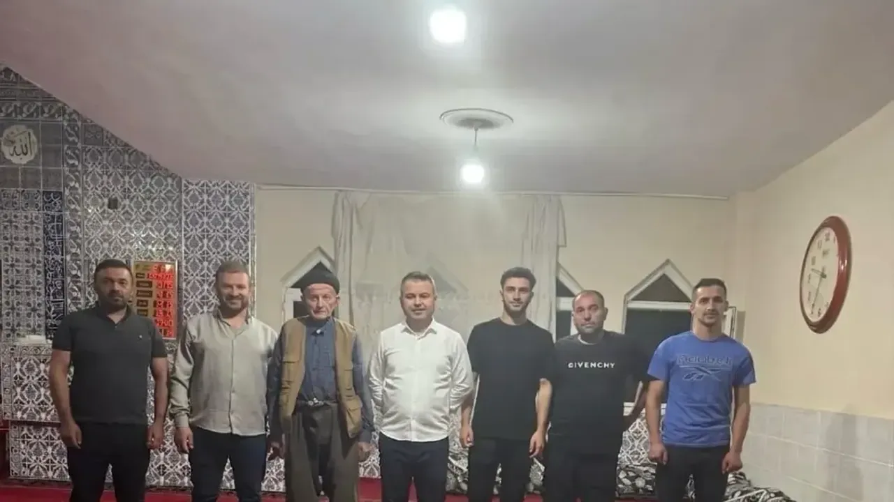 Şırnak Uludere'de Camide 'Ahlaki Değerler' Hasbihali Düzenlendi Şırnak Uludere'de Camide 'Ahlaki Değerler' Hasbihali Düzenlendi