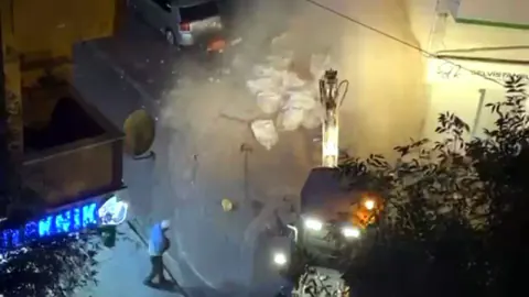 Avcılar'da Ana Su Borusu Patladı: 4 Mahallede Kesinti Başladı
