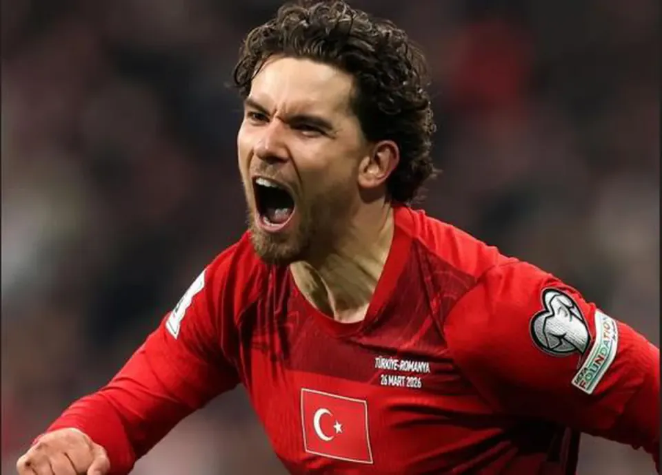 Ferdi Kadıoğlu'nun Hayatındaki Yeni Sayfa: Ailesi, Kökenleri ve Kariyer Yolculuğu görseli