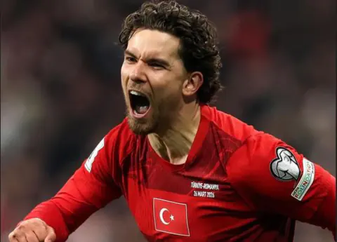 Ferdi Kadıoğlu'nun Hayatındaki Yeni Sayfa: Ailesi, Kökenleri ve Kariyer Yolculuğu