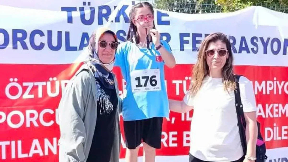 Nevşehirli Erva Narin Demirdöğen Atletizmde Türkiye Şampiyonu Oldu Nevşehirli Erva Narin Demirdöğen Atletizmde Türkiye Şampiyonu Oldu
