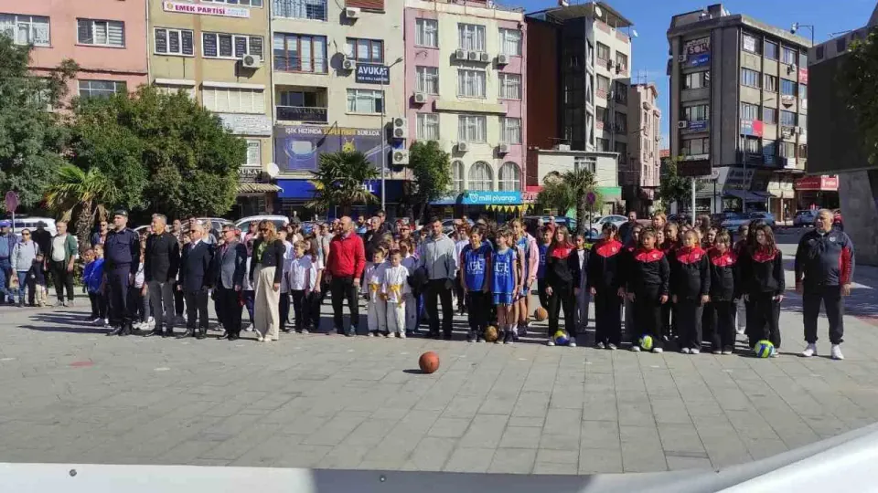 Burhaniye'de Amatör Spor Haftası Açıldı: 6-11 Ekim Arasında Turnuvalar Başlıyor görseli