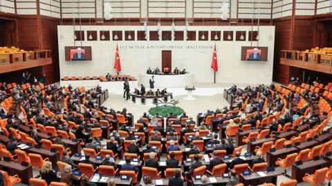 Yeni Torba Yasa Meclis'ten Geçti: Emniyet, Haber Siteleri ve KDV Düzenlemeleri