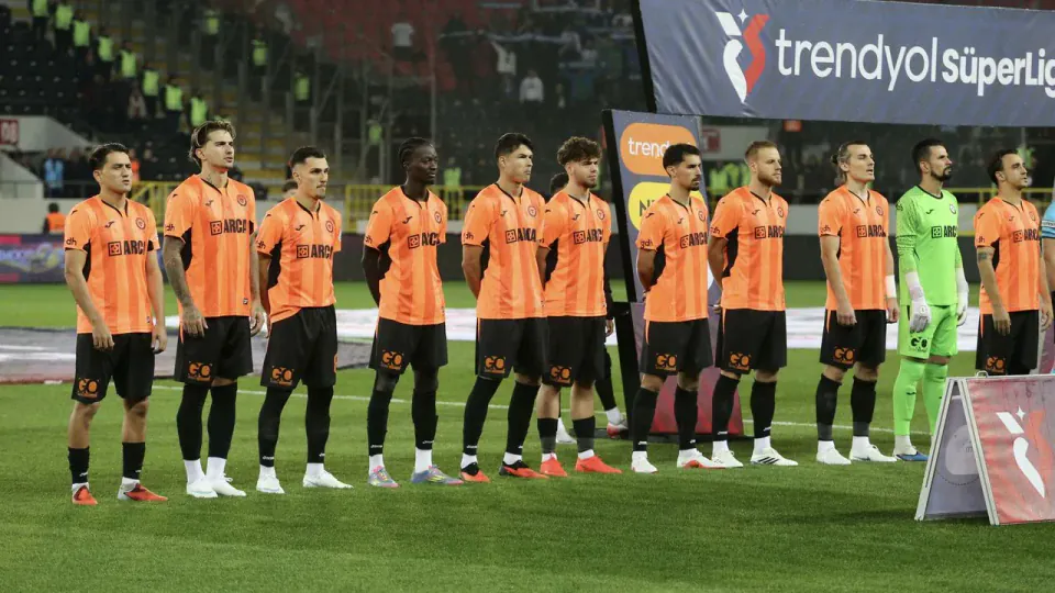 Burak Yılmaz İki İki Attı, Sıra Göztepe'de: Çorum FK Deplasman Zorlu Sınavı görseli