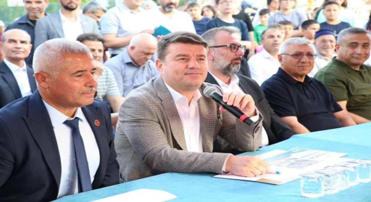 Aksaray Belediye Başkanı Dr. Evren Dinçer'den Paşaçık Mahallesi'ne Çözüm Ziyareti Aksaray Belediye Başkanı Dr. Evren Dinçer'den Paşaçık Mahallesi'ne Çözüm Ziyareti