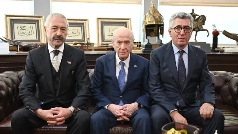 Bahçeli'nin arabuluculuğuyla Sarallar ve Şahinler aileleri 30 yıllık kan davasını bitirdi: 'Tarihi kucaklaşma'