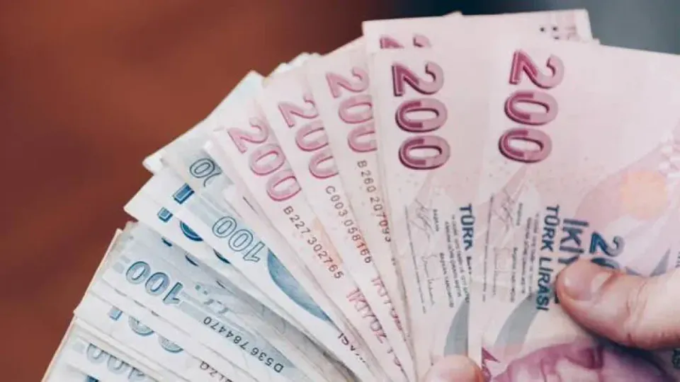 Emekli maaşlarında iki hız: Ocak 2027'de SSK ve Bağ-Kur'a %8,70, memurlara %6,67 zam öngörülüyor görseli