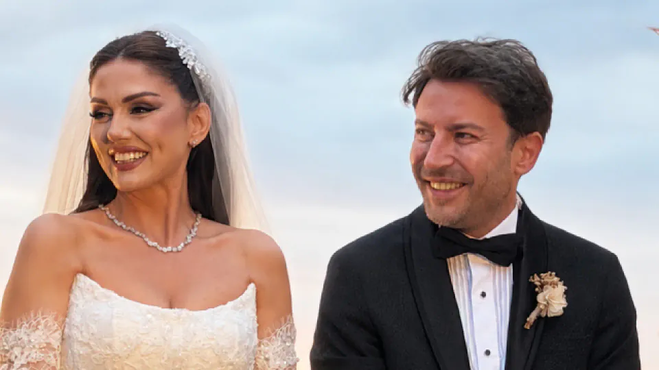 Tolga Güleç ve Öykü Cengiz Evlendi: Aşkları Mutlu Sonla Taçlandı görseli