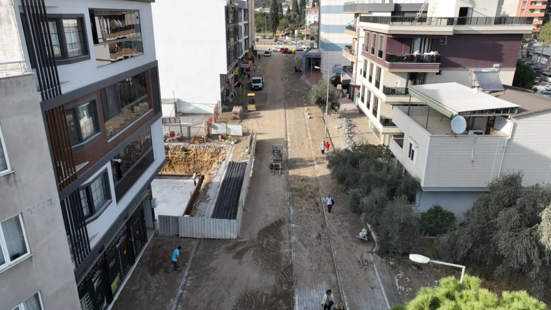 Adana'da 8 İlçede Yol Seferberliği: 40 Bin Metrekare Parke Yol Yapılacak Adana'da 8 İlçede Yol Seferberliği: 40 Bin Metrekare Parke Yol Yapılacak