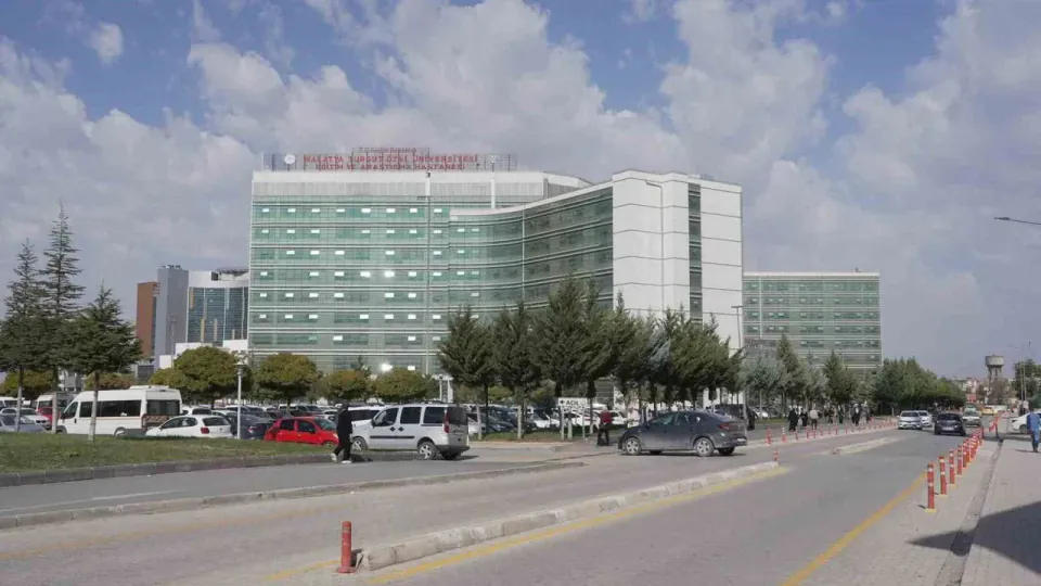 Malatya'da 8 hastayı öldüren oksijen davasında 13 sanık yargılanıyor: İddianame 'taksirle öldürme' suçlamasıyla açıldı görseli
