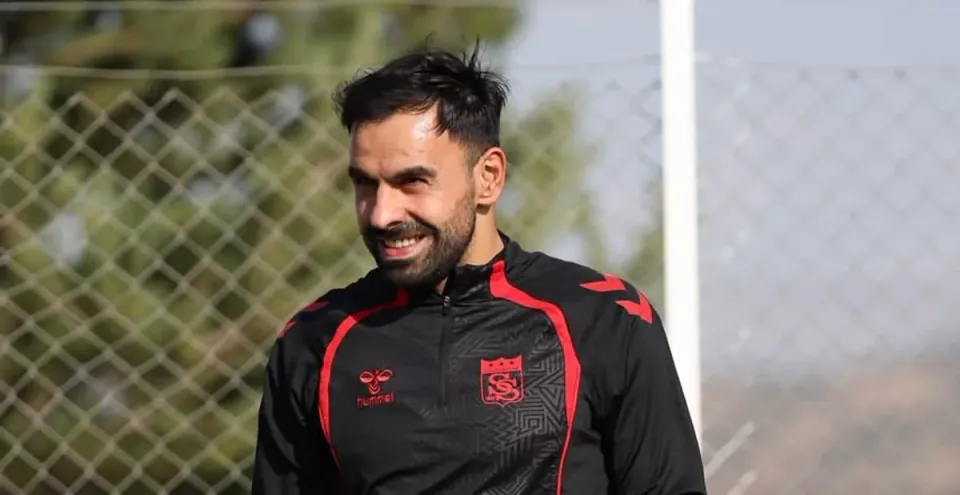 Sivasspor, Tecrübeli Defans Oyuncusu Murat Paluli ile Sözleşme Yeniledi görseli