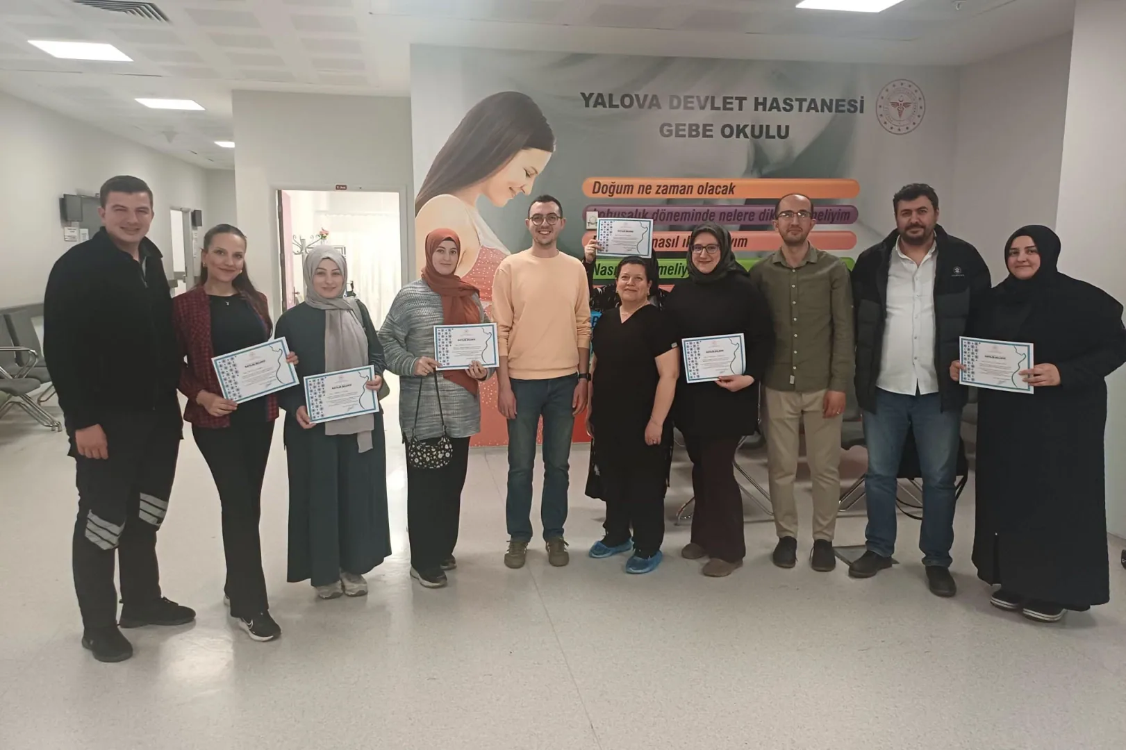 Yalova'da Gebe Okulu'na 'Baba' Dokunuşu: Ücretsiz Eşli Eğitimler Başladı Yalova'da Gebe Okulu'na 'Baba' Dokunuşu: Ücretsiz Eşli Eğitimler Başladı