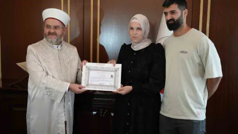 Gazze dramından etkilenen Alman Denise Çakıcı Müslüman oldu: Yeni adı Sena