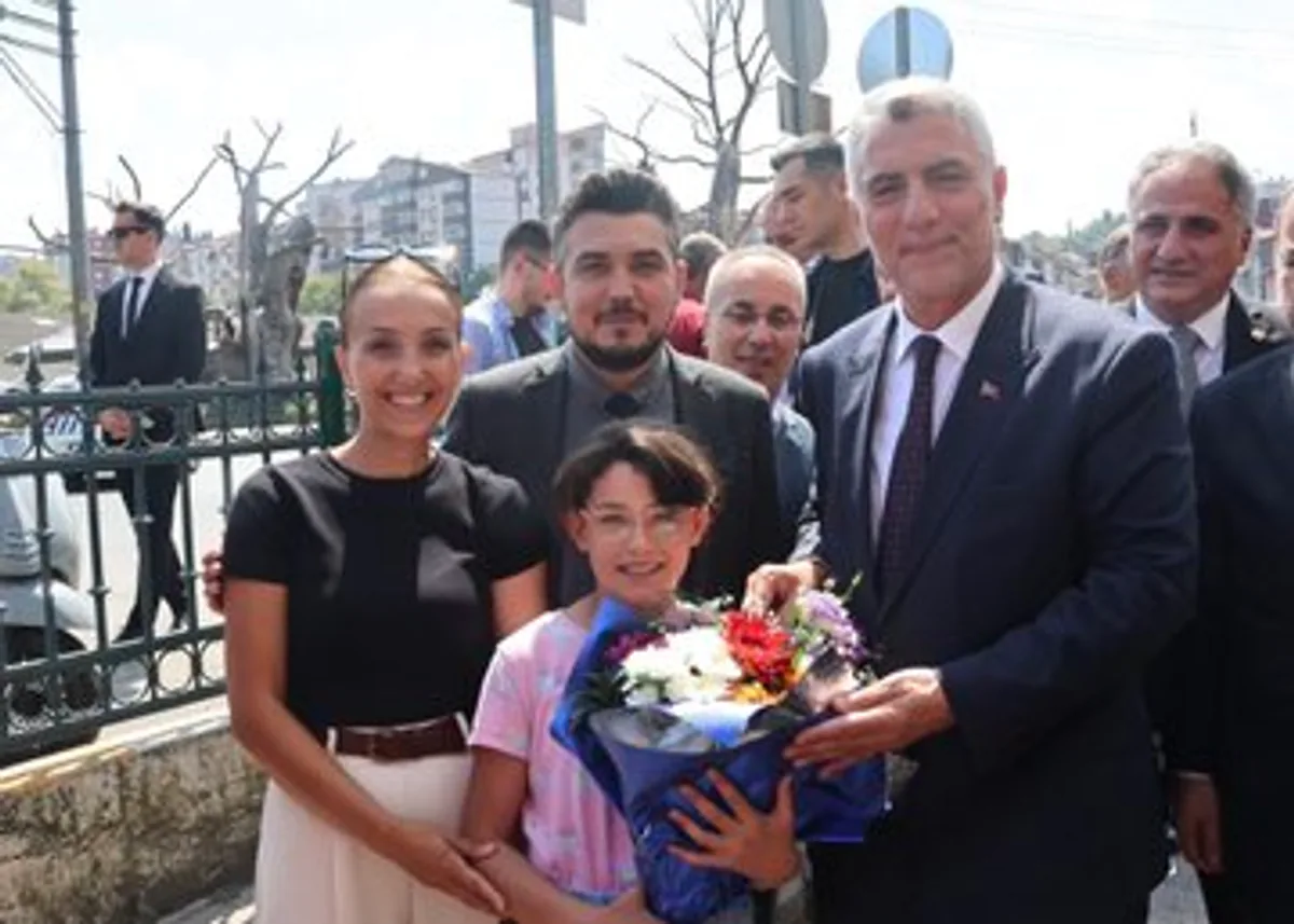 Ticaret Bakanı Ömer Bolat Ereğli'de Teşkilat Mensuplarıyla Buluştu Ticaret Bakanı Ömer Bolat Ereğli'de Teşkilat Mensuplarıyla Buluştu