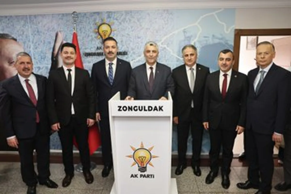 Türkiye Cumhuriyeti Ticaret Bakanı Zonguldak'ı Ziyaret Etti Türkiye Cumhuriyeti Ticaret Bakanı Zonguldak'ı Ziyaret Etti
