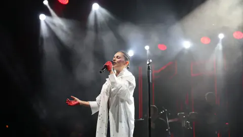Merve Özbey, Osmancık'ta 29 Ekim coşkusu yaşattı: Binler 'İstiklal Marşı'nı bir ağızdan söyledi