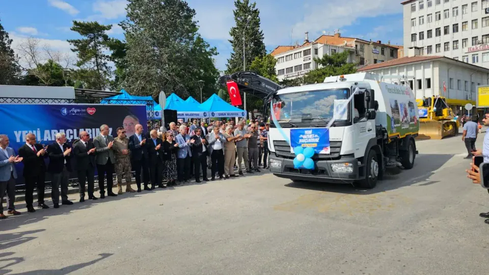 Çorum Belediyesi Filosuna 83 Milyonluk Yatırım: 13 Yeni Araç Hizmete Girdi görseli
