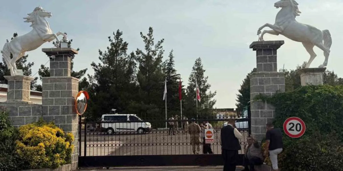 Şanlıurfa'da halı saha kavgası şehirlere sıçradı: 13 yaralı Şanlıurfa'da halı saha kavgası şehirlere sıçradı: 13 yaralı