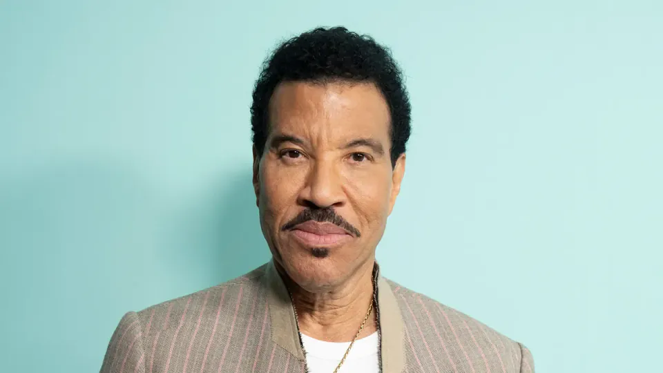 Lionel Richie Sağlık Sorunu Nedeniyle Konserlerini Erteledi görseli