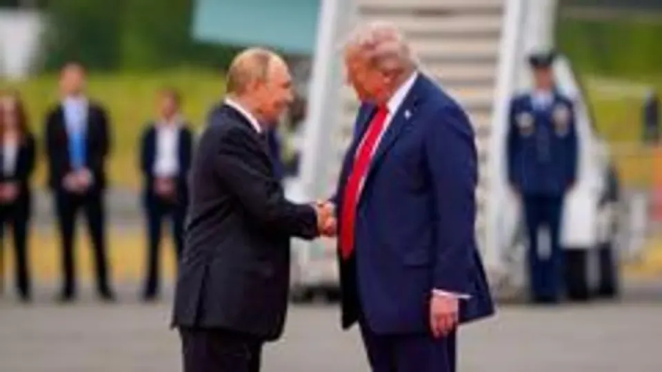 Trump Rusya ile madde anlaşmasını açıkladı, Zelenskiy: 'Putin'e hediye' görseli