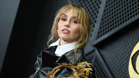 Miley Cyrus ünlü soyadını bıraktı: Yeni ismi ve dramatik görüntüsü dikkat çekti