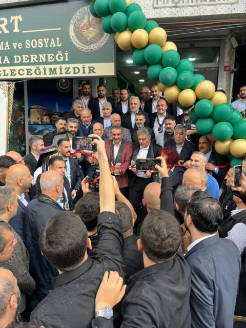 Siirt Kültür Yaşatma Derneği Gaziosmanpaşa'da açıldı: "Kültürümüzü gelecek nesillere aktaracağız"