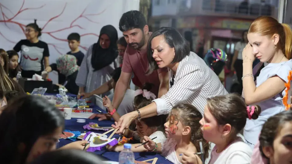 Karabağlar'da Mahalle Kültürü Yeniden Canlanıyor: 'Aile Köyü' Projesi Başladı görseli