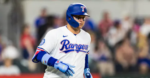 Texas Rangers ve Tampa Bay Rays Karşı Karşıya: Zirve Mücadelesi Başlıyor