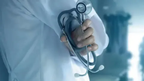 Kadın Sünneti Reklamı Yapan Hekime Disiplin Soruşturması Başlatıldı