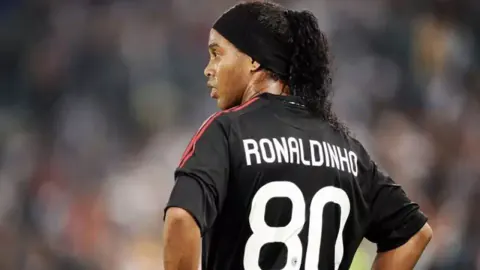 Ronaldinho Sahalara Dönüyor mu? 46 Yaşındaki Efsane ve Ravenna İddiası