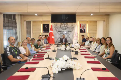 Sivas'ta Erasmus+ Ziyareti: Avrupa Öğretmenleri Yapay Zekâ Eğitimi Üzerine Buluştu