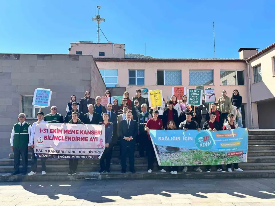 Kaynaşlı’da Ruh Sağlığı ve Meme Kanseri için Farkındalık Yürüyüşü Düzenlendi görseli