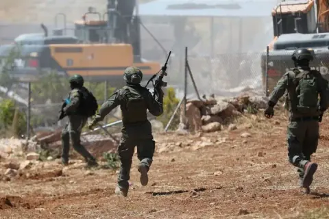 Batı Şeria'da İsrail Baskınları: 1 Yaralı ve 4 Kadın Alıkonuldu