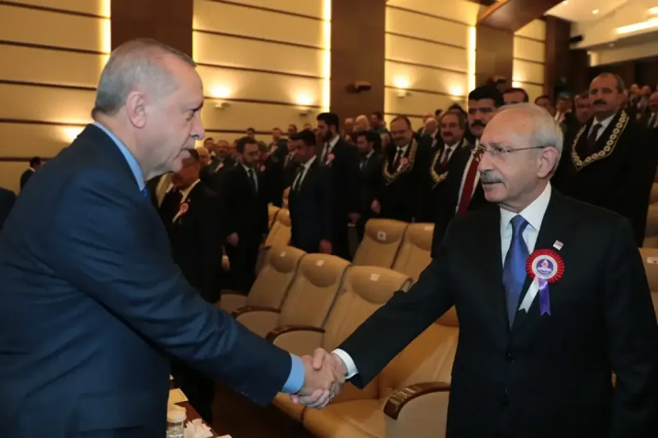 CHP'de 'Mutlak Butlan' Krizi: Yargı Kararı ve Seçmen Tepkisi görseli