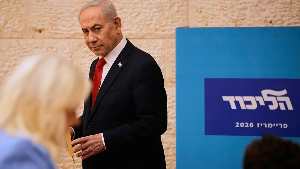 Netanyahu'nun Dört Cepheli Krizi: Yargı, Savaş, Diplomasi ve Sokak Protestoları görseli