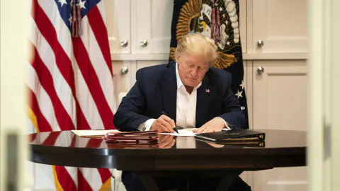 Donald Trump'ın Çerkeş'teki 'Yapay Zeka' Pozu Sosyal Medyayı Salladı