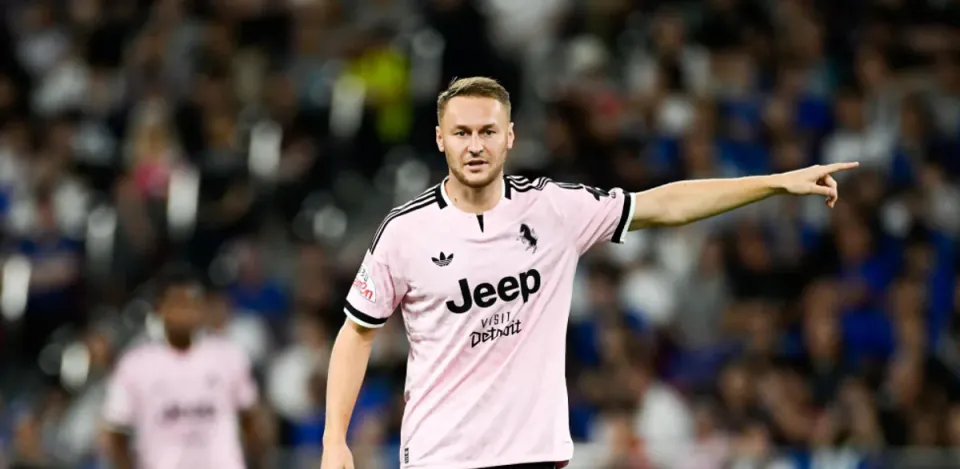 Juventus'te Cambiaso ve McKennie sakatlıkla dışarıda, Sarr kadroda: Sassuolo zirvesi sınavı görseli