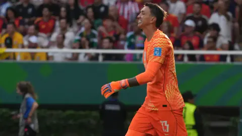 Dünya Kupası'nda Uruguay Şoku: Muslera'nın Kabusu Veda Getirdi